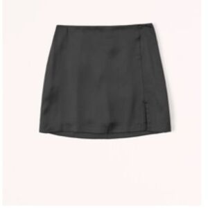Abercrombie & Fitch Satin Mini Skort - size Large